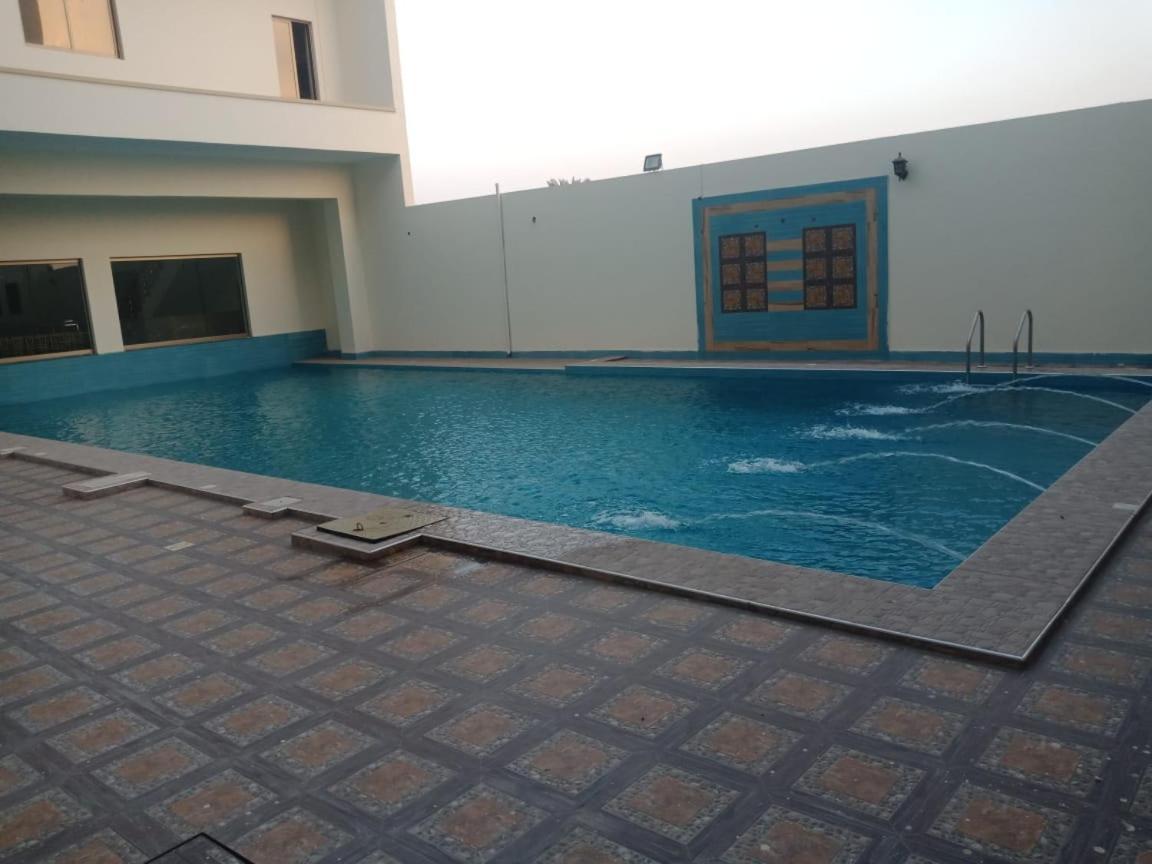 Shahi Palace Hotel Chichawatni Exteriör bild